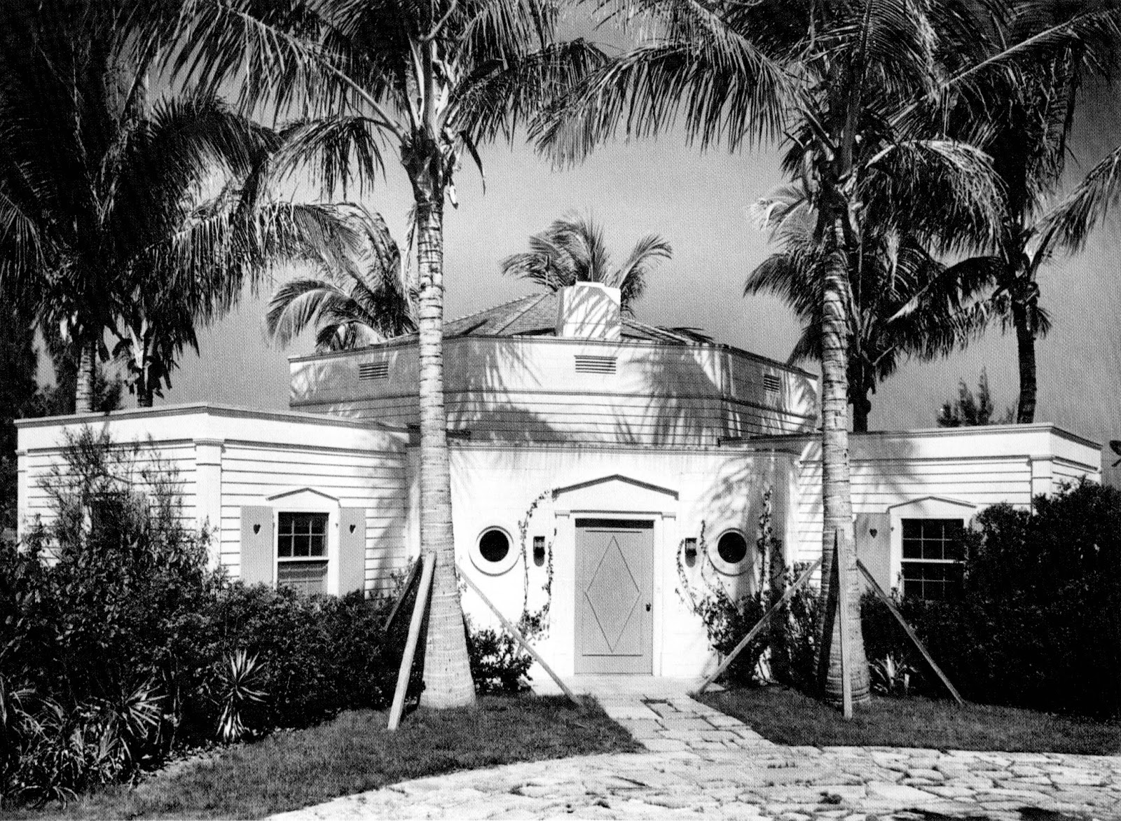 La Folie Monvel . Bernard Boutet de Monvel's Palm Beach home.