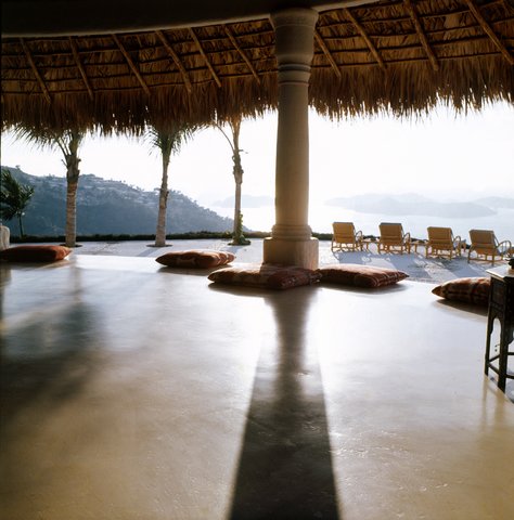 Gloria Guinness's Acapulco Home. Horst P. Horst , 1972