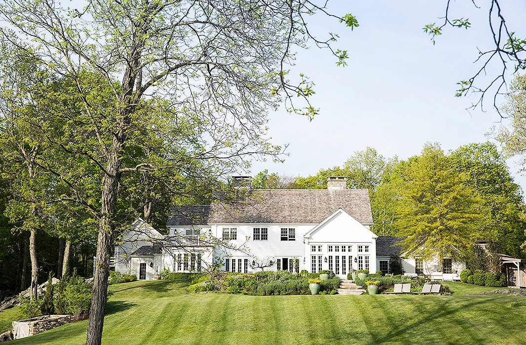 With the help of interior designer Mark Cunningham, Brett Heyman (founder of accessories brand Eddie Parker) created this beautiful weekend home in Connecticut. 