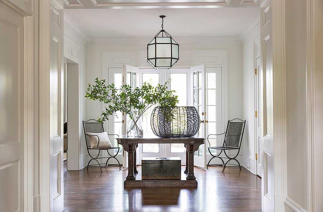 With the help of interior designer Mark Cunningham, Brett Heyman (founder of accessories brand Eddie Parker) created this beautiful weekend home in Connecticut. 