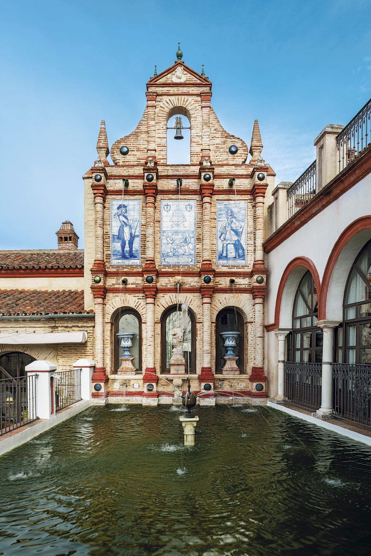 El Palacio de San Benito El Palacio de San Benito