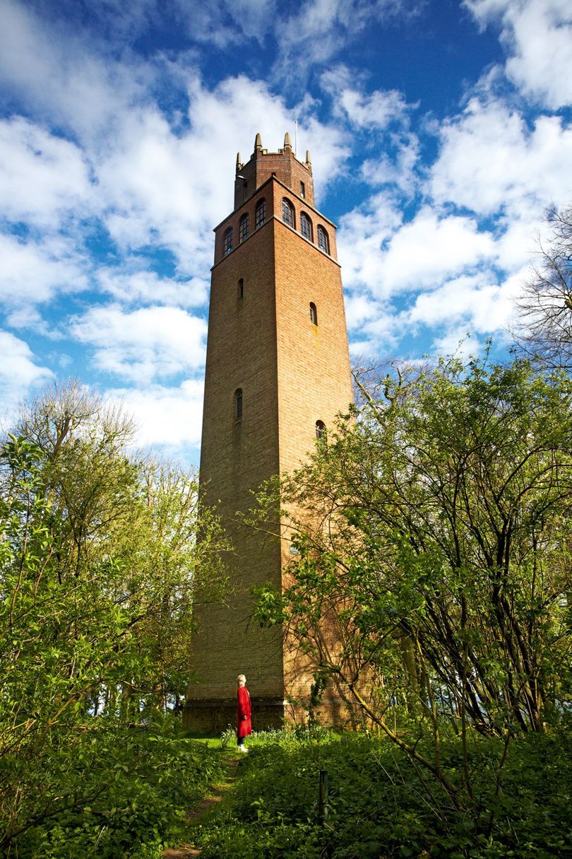 Faringdon folly, a tower that was Lord Berners' tribute to his good looking and wilful companion. It is said that he hung a notice there that read: 'Members of the public committing suicide from this tower do so at their own risk.' Robert gifted the tower, with the surrounding woodland, to the people of Faringdon