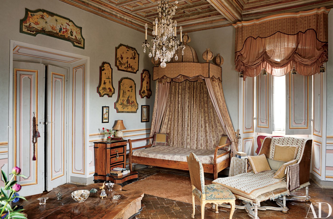 Count Raniero Gnoli's magnificent Italian home