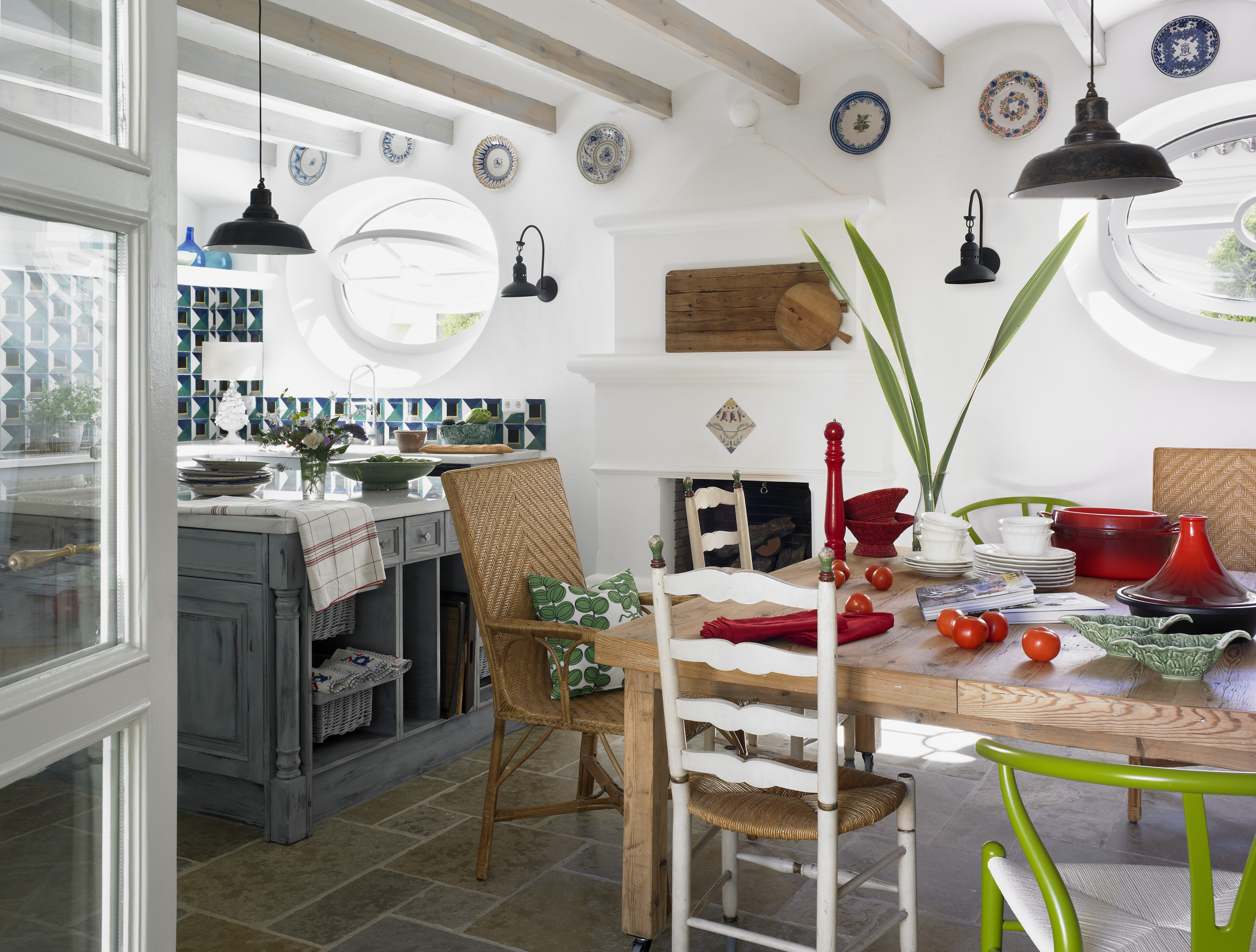 A kitchen in Sotogrande designed by Melian Randolph | Directorio Deco by Gloria Gonzalez