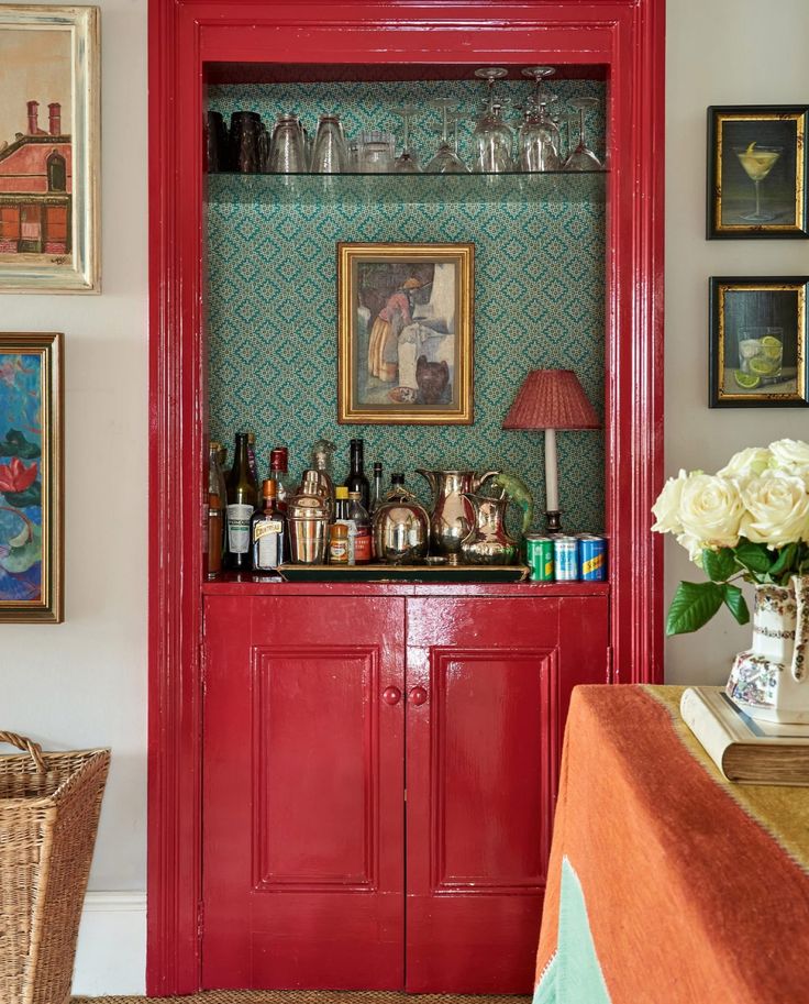 Sarah Vanrenen drinks nook